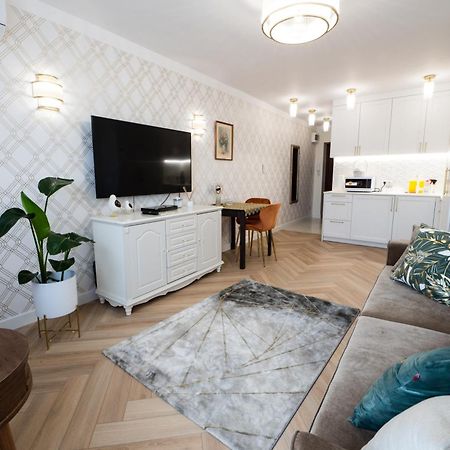 Apartament Zielona Ochota ワルシャワ エクステリア 写真